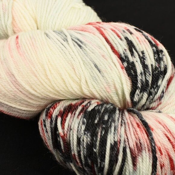 Lolo Did It Plush Sock Yarn SW Merino Fingering Weight 115g 430yds Color Zombies - Picture 2 of 3